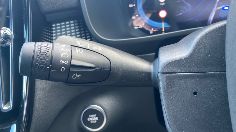 Volvo XC40 2.0 B3P Plus Dark 5dr Auto Petrol Estate